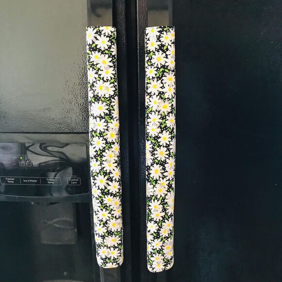 Refrigerator Door Handle Covers, Reversible! Black Daisy and Dots Kitchen 14x5" - Picture 1 of 9